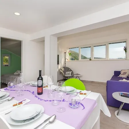 Apartment Lavender Plat